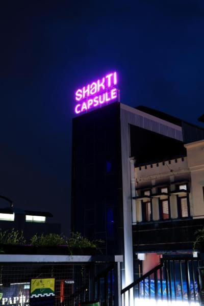 Hotel Shakti Capsule บันดุง ภายนอก รูปภาพ