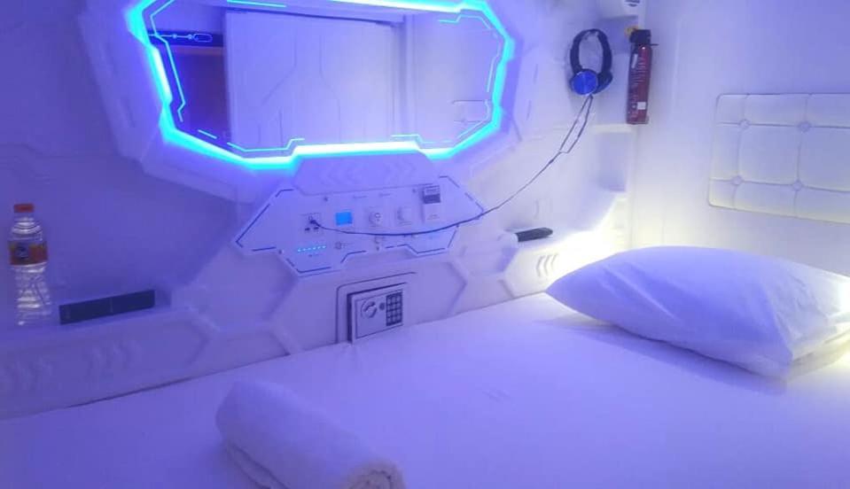 Hotel Shakti Capsule บันดุง ภายนอก รูปภาพ