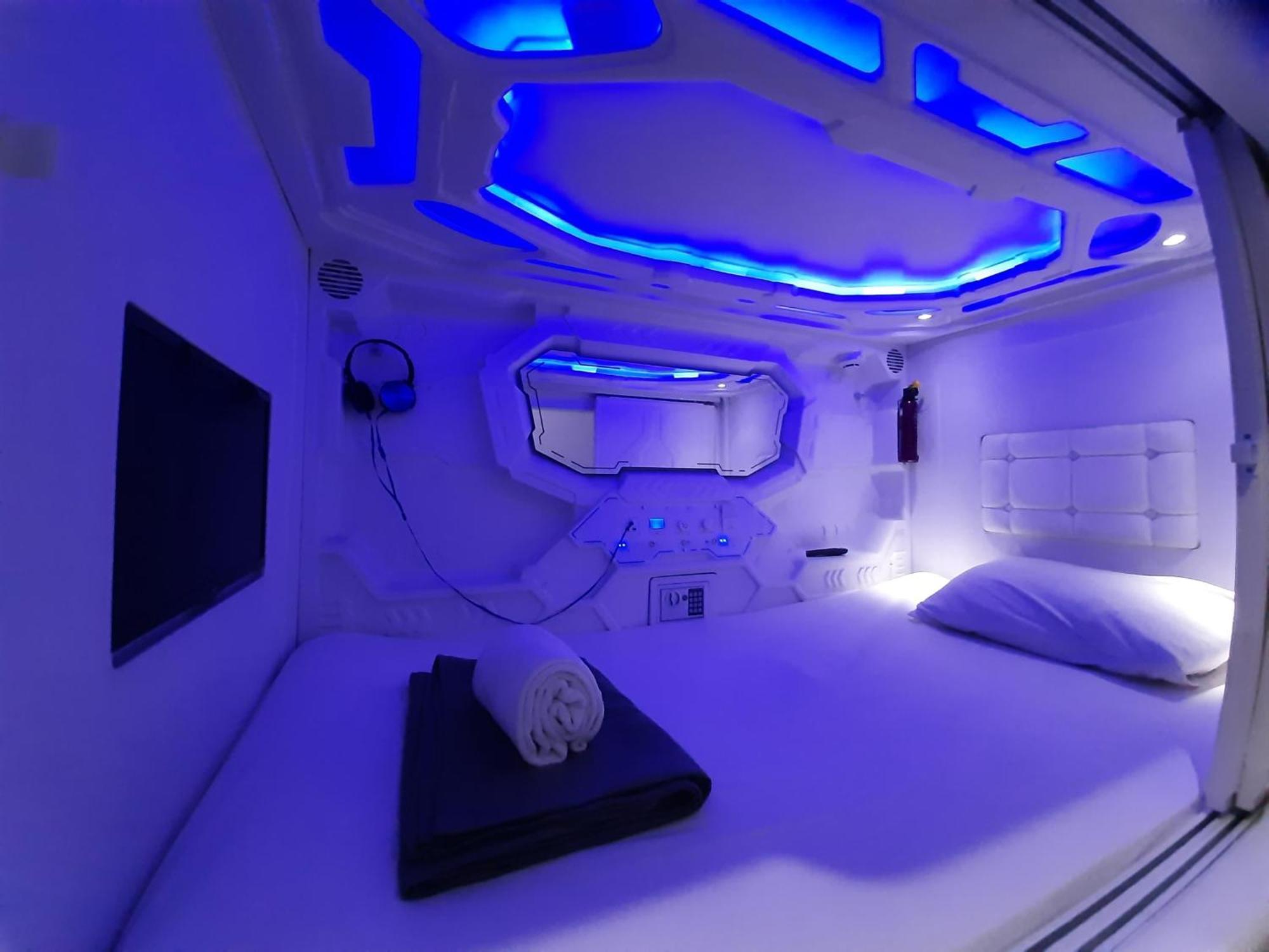 Hotel Shakti Capsule บันดุง ภายนอก รูปภาพ